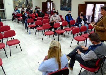 El Ayuntamiento se reúne con las entidades festeras