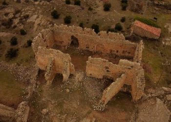El Toro solicita ayudas al Consell para recuperar sus orígenes con un plan director que permita restaurar las murallas y el castillo