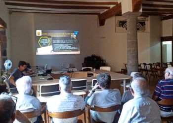 La Villa de El Toro proyecta en 2025 un parque de placas solares para garantizar electricidad gratuita a los vecinos