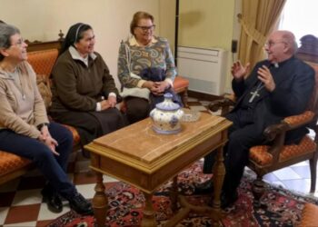 Las Hermanas Terciarias Capuchinas de la Sagrada Familia visitan a D. Casimiro como parte de su Visita Canónica General