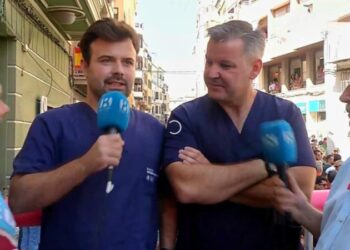 Álvaro Cervera y Antonio Calvo, veterinarios que han hecho del cuidado animal su vocación y su vida