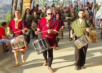 La Tamborica de Cárrica celebra su 25 aniversario con ritmo y pasión en Segorbe