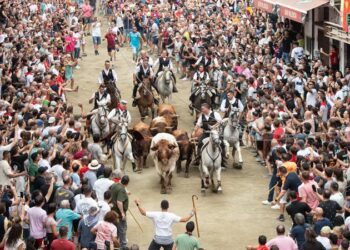 Segorbe inaugura su Semana Grande con una Entrada vibrante y magistral