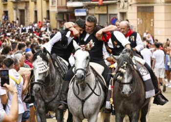 La Generalitat premia a la familia Alandí de Segorbe con los ‘Va de Bous’ por su trayectoria como caballistas
