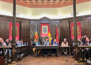 El equipo de gobierno del PP aprueba en pleno medidas clave para la gestión municipal y la reapertura del camping