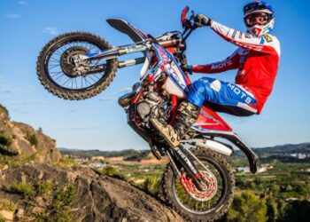 Rafa Latorre completa la primera prueba del Mundial de Hard Enduro con un meritorio puesto 62