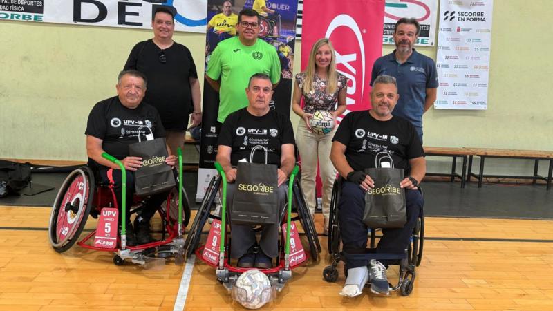 El pabellón de Segorbe acoge una jornada de formación y práctica de A-ball dentro del programa inclusivo “A-ball al poble”