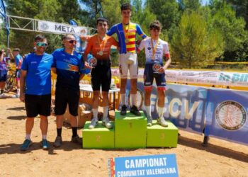 Hugo cierra la temporada con una gran remontada y dos importantes resultados en XCO