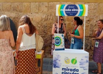 La campaña «Mirada Circular» acerca la educación ambiental al mercado de los jueves de Segorbe