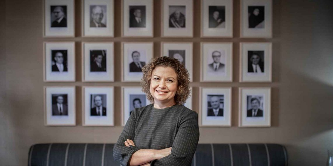 La segorbina María Emilia Adán, reelegida decana del Colegio de Registradores de España