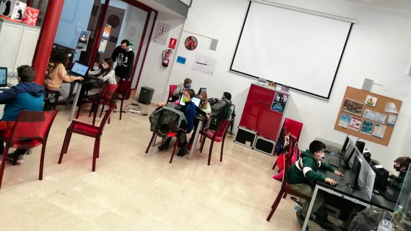 Juventud organiza un completo calendario de talleres para dinamizar el Aula