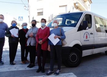 El PP amplía el ‘yayo bus’ a las pedanías de Peñalba y Villatorcas