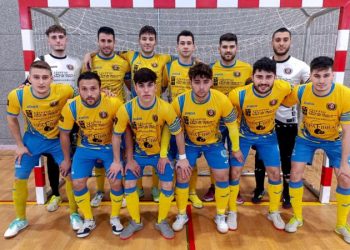 Triste despedida de temporada del Viveros Mas de Valero tras caer en la cancha del colista