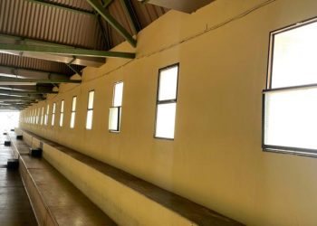 Nuevas cristaleras en el Pabellón Polideportivo de Segorbe