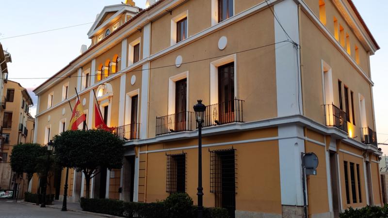 El Ayuntamiento se adapta a la normativa sobre ahorro energético