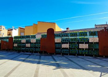 El Ayuntamiento renueva el jardín vertical y dos rotondas de Segorbe