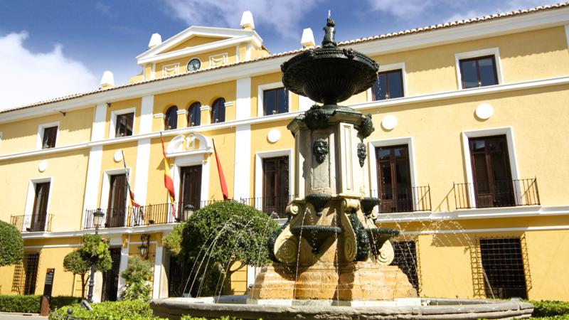 Las plazas del Agua Limpia y Cueva Santa se peatonalizarán los fines de semana por la noche