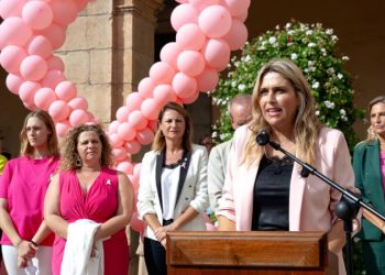 Marta Barrachina se suma a la lucha contra el cáncer de mama