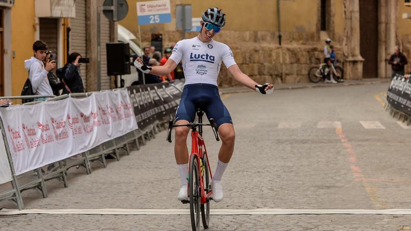 Héctor Álvarez (Lucta – Granja Rinya) consigue la victoria en Segorbe con una exhibición y Adria Pericas es el ganador del Trofeo Víctor Cabedo 2024
