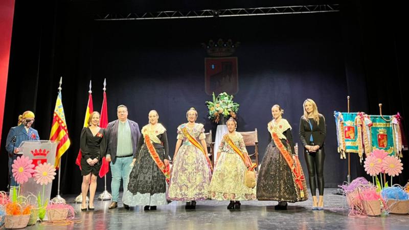 El Teatro Serrano acogió la exaltación de la Fallera Mayor e Infantil de la Plaza del Almudín