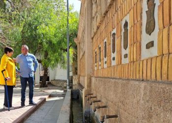 La Fuente de los 50 Caños recupera su caudal gracias a una ingeniosa solución