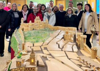 Una maqueta de la muralla de Segorbe preside el Edificio Glorieta