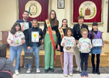 El Ayuntamiento entrega los premios del concurso de dibujo navideño