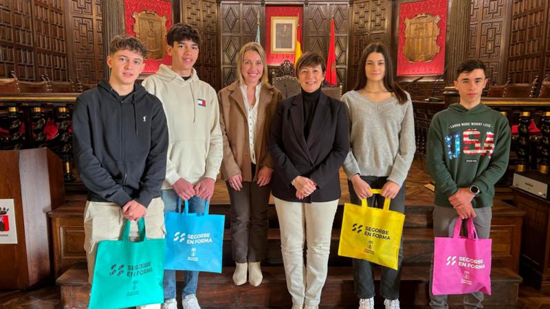 El Ayuntamiento reconoce a cuatro deportistas de élite de Segorbe