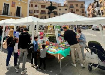 Casetas, talleres, pasacalle y concursos conmemoran el Día del Libro en Segorbe