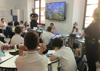 La Policía Local informa sobre ciberseguridad a estudiantes de Segorbe