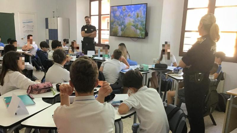 La Policía Local informa sobre ciberseguridad a estudiantes de Segorbe