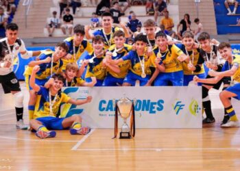 El cadete Funeraria Robles se proclama campeón de Copa tras una trepidante final en Peñíscola