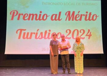 Vicente Palomar recibe el Premio al Mérito Turístico 2024