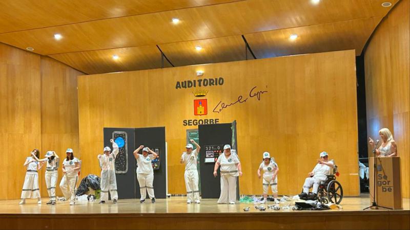 El auditorio municipal acoge el festival de verano del Centro Ocupacional
