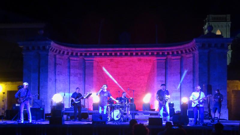 El concierto de Helios & Friends tendrá lugar en el Teatro Serrano