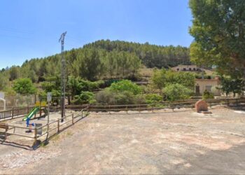 Mejoras en la entrada y la zona de recreo de Villatorcas