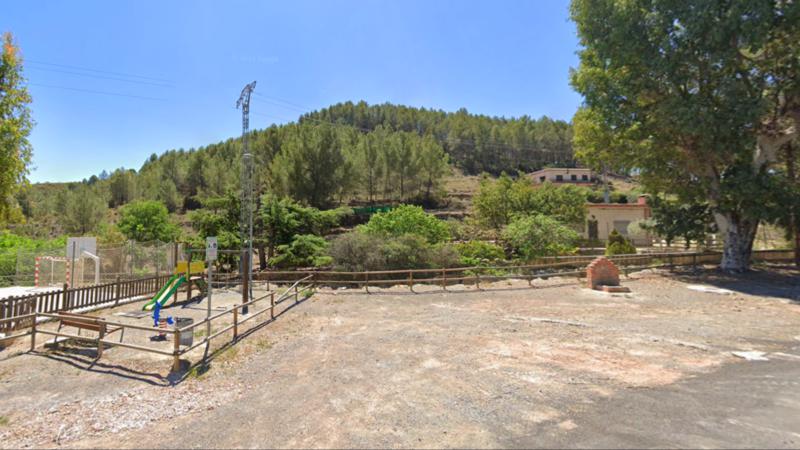 Mejoras en la entrada y la zona de recreo de Villatorcas