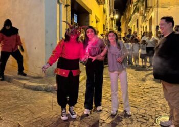 El fuego conquistó anoche las calles de Segorbe