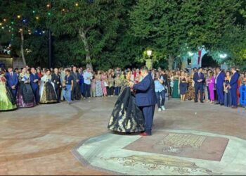 Segorbe rinde homenaje a su Reina Mayor, Damas y Corte de Honor en una noche inolvidable