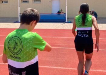 El Club de Atletismo «Saltamontes» abre las puertas a los adultos con su nueva escuela de iniciación