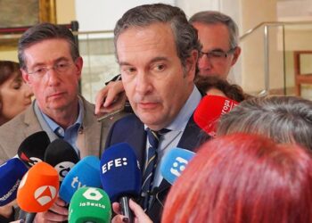 Pastor: “Mientras un presidente da la cara, el otro no quiere ni aparecer”