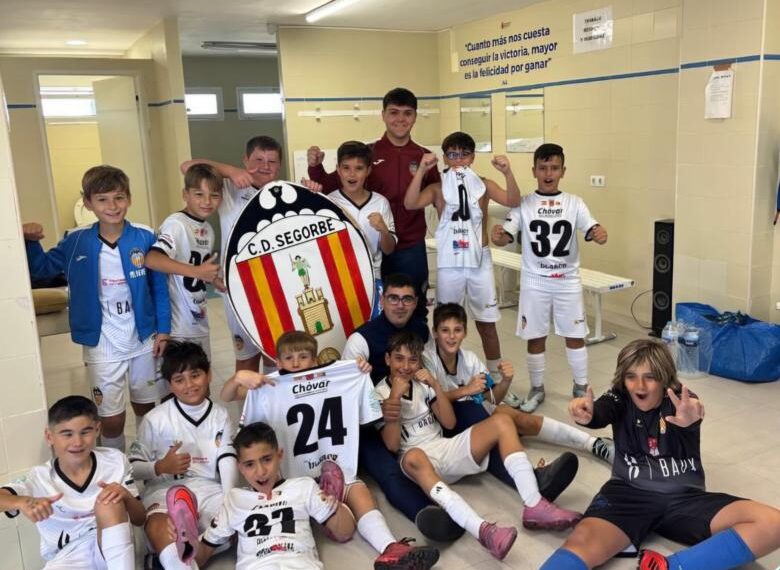 El Burriana se da un festín en casa y gana al Segorbe