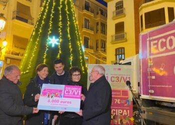 El Consorcio Palancia Belcaire cierra su campaña solidaria de Navidad con una donación de 6.000 euros a Cáritas Diocesana