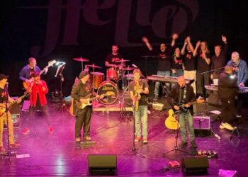 Helios & Friends llenó de música y solidaridad el Teatro Serrano de Segorbe