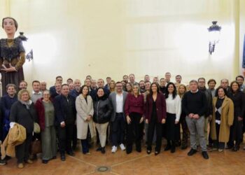 Marta Barrachina comparte con alcaldes y concejales el esfuerzo inversor de la Diputación para «apoyar más que nunca a los municipios frente al castigo de Sánchez»
