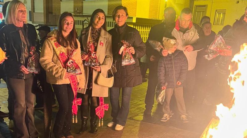 El casco antiguo de Segorbe se llena de luz y tradición por Santa Lucía