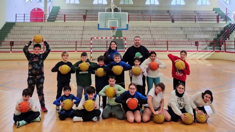 Carles Yuste inaugura el 9º campus de navidad del CB Segorbe