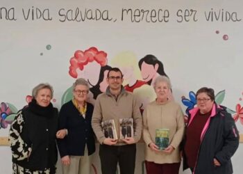 El Club de Lectura de DACEM acoge al escritor Marcos Navarro para hablar de “La Bondad”, una novela ambientada en la histórica Comidas Colón de Segorbe