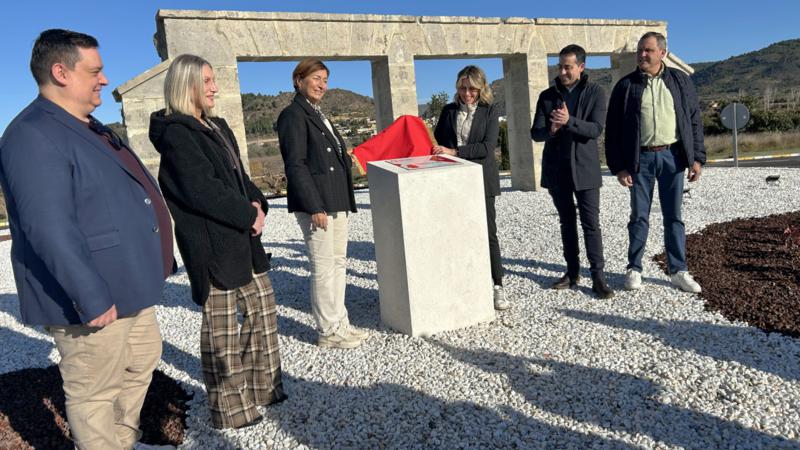 Segorbe inaugura la rotonda del histórico pórtico de sillería