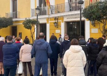 Segorbe guarda un minuto de silencio por las víctimas del accidente ferroviario de Adamuz